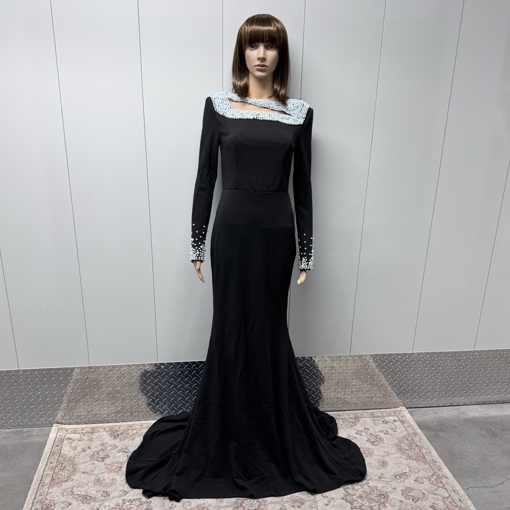 ❤️‍🔥SALE NEW $350 PEARL EVENING GOWN WITH TRAIN
